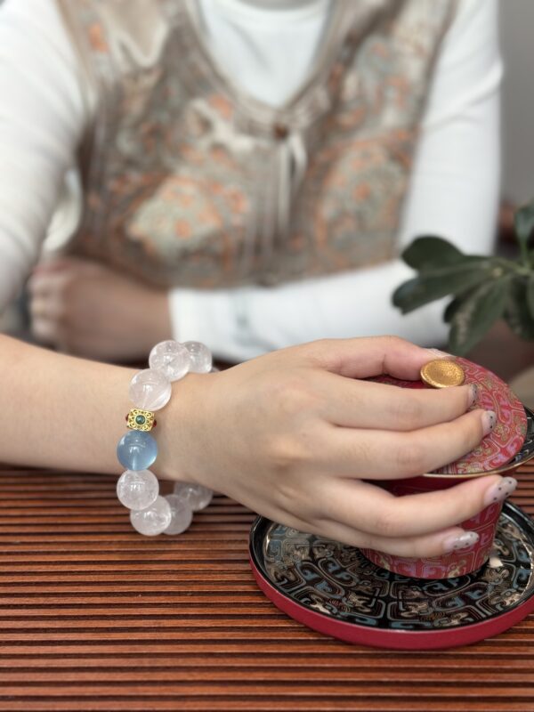 Clear Quartz Healing Bracelet with Aquamarine Accent – Purification, Emotional Balance & Soothing Energy Jewelry