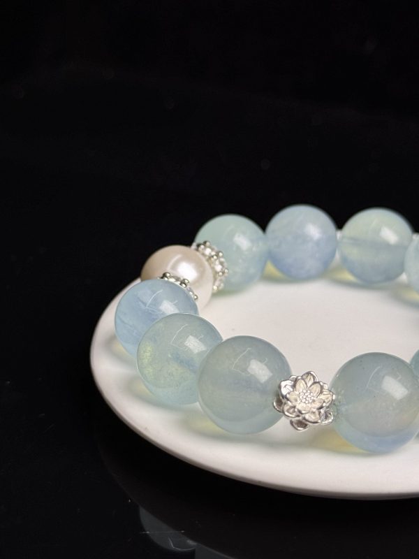 Aquamarine Crystal Bracelet with Pearl Accents & Silver Sparkle Spacers â Natural Blue Crystal Healing Jewelry