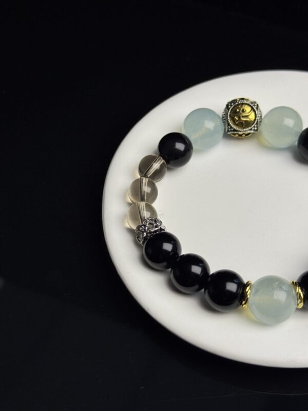 1b36a25f57b02667b960f7ce4d157368 ·Zodiac Horse|Peace Shield