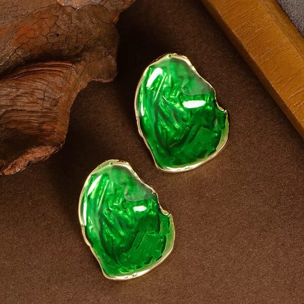 Emerald Glow Irregular Resin Stud Earrings – Green Alloy Fashion Jewelry