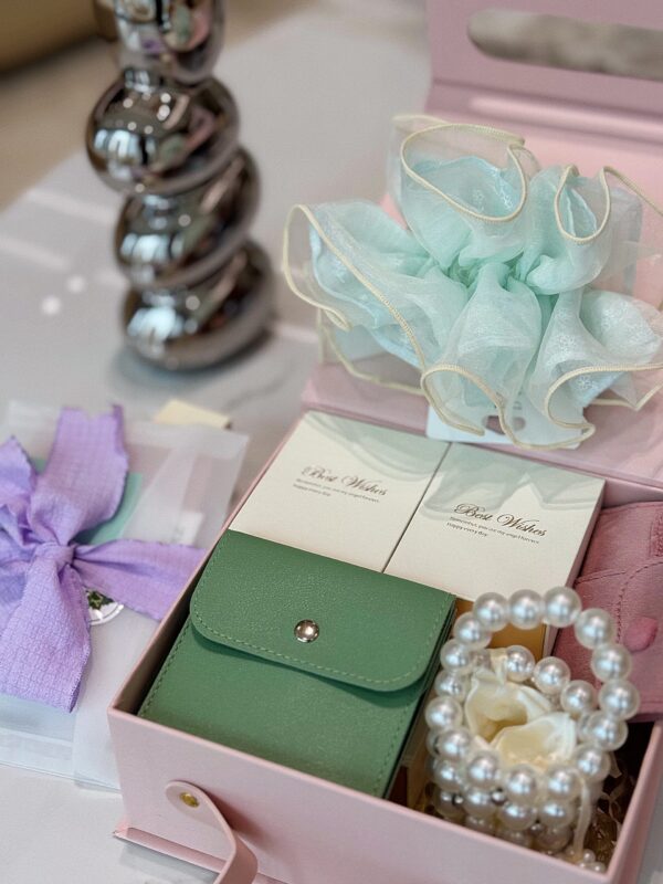 1 Jewelry Surprise Gift Box 💖