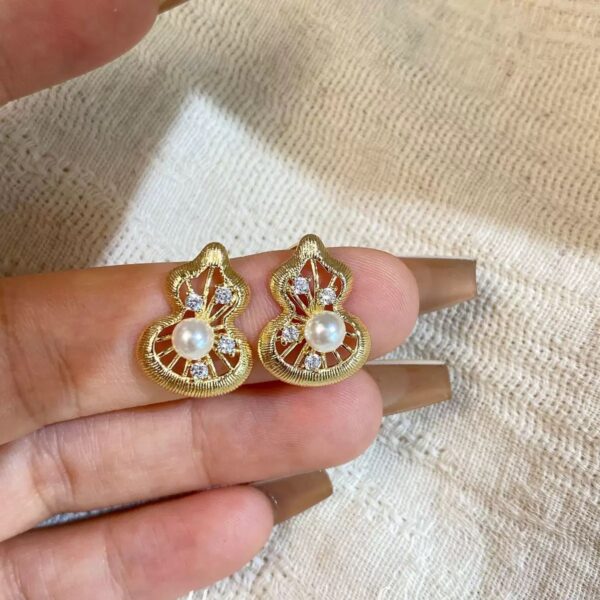 Golden Gourd Pearl Earrings