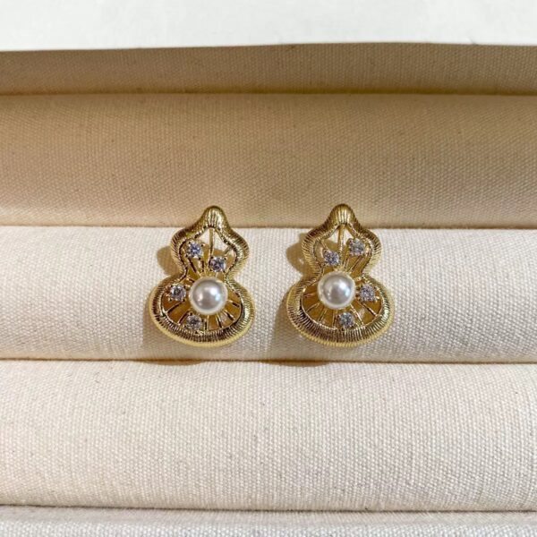 Golden Gourd Pearl Earrings