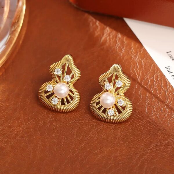 Golden Gourd Pearl Earrings