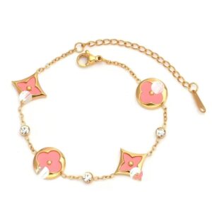 5587cf1e613ec79c9f35760570657a86(1) Golden Petal Clover Bracelet