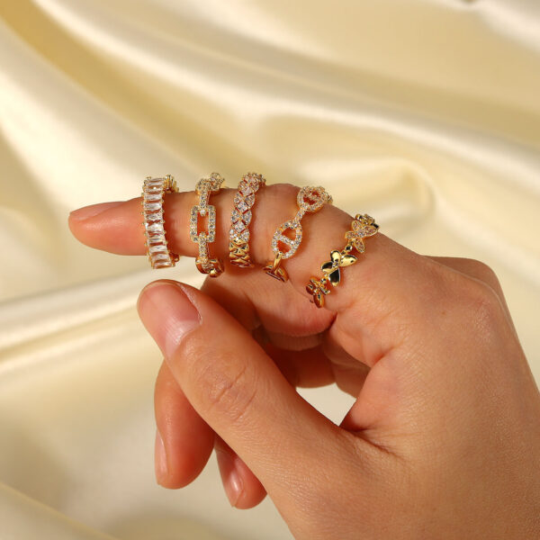 O1CN012QvI2t1VWmg05hwpf_!!2212948222661-0-cib Luxury Brass Cubic Zirconia Ring ✨