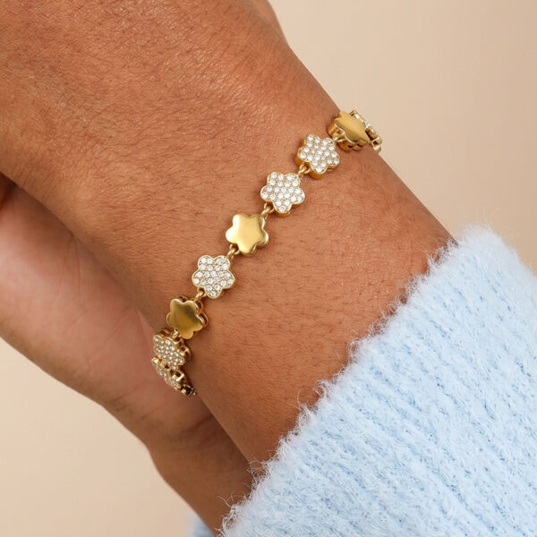 O1CN01HaLGNw2D0aJg1Fw8g_!!2213350918547-0-cib Golden Fleur Clover Bracelet