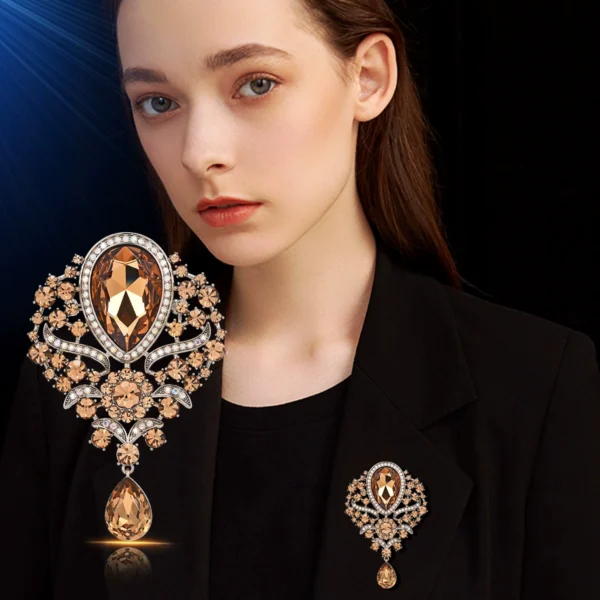 O1CN01P4ETMi1HBLjgcGlkI_!!3497670719-0-cib.jpg_ Baroque Crystal Pendant Brooch
