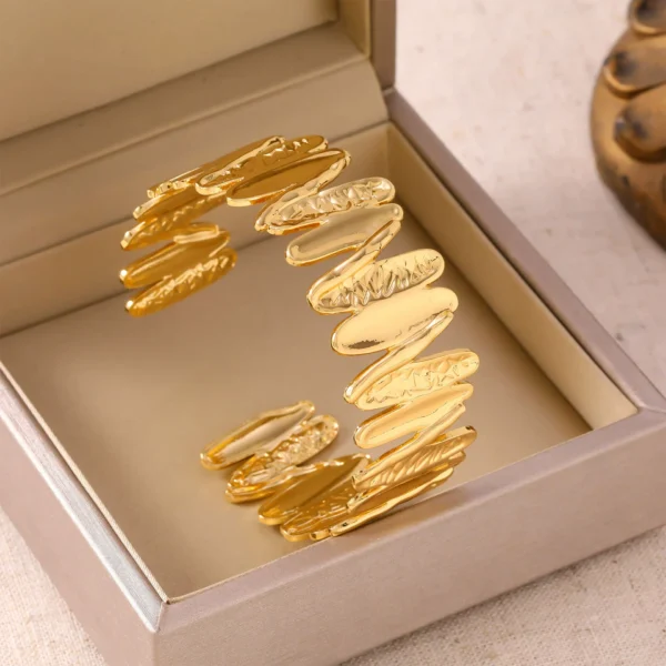 O1CN01WfM7ZH1IKnf7Wduns_!!2221176360875-0-cib.jpg_ Modern Irregular Open Bangle Bracelet – Adjustable Fit