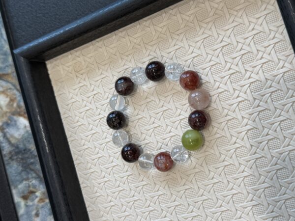 12 Natural Clear Quartz, Red Flower Agate & Xiuyan Jade Beaded Bracelet